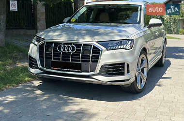 Внедорожник / Кроссовер Audi Q7 2020 в 