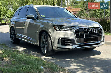 Внедорожник / Кроссовер Audi Q7 2020 в 