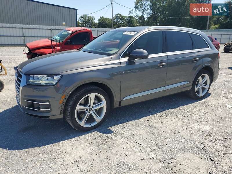 Внедорожник / Кроссовер Audi Q7 2019 в 