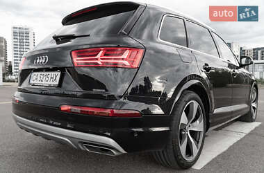 Позашляховик / Кросовер Audi Q7 2016 в 