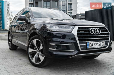 Позашляховик / Кросовер Audi Q7 2016 в 