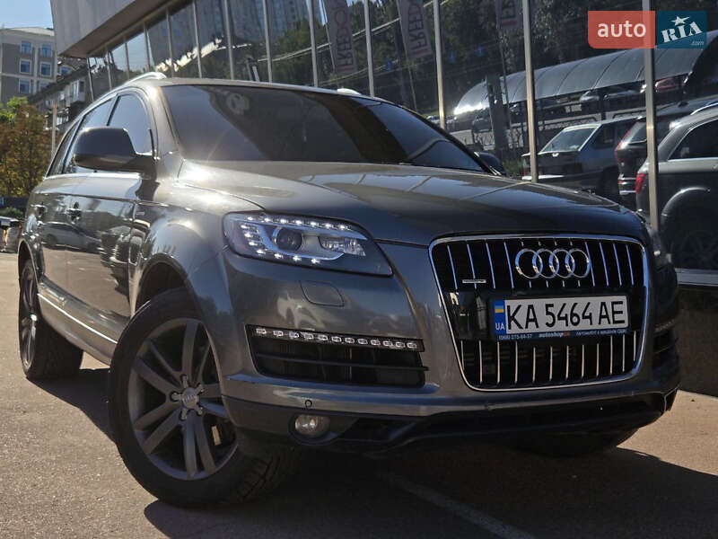 Внедорожник / Кроссовер Audi Q7 2012 в 