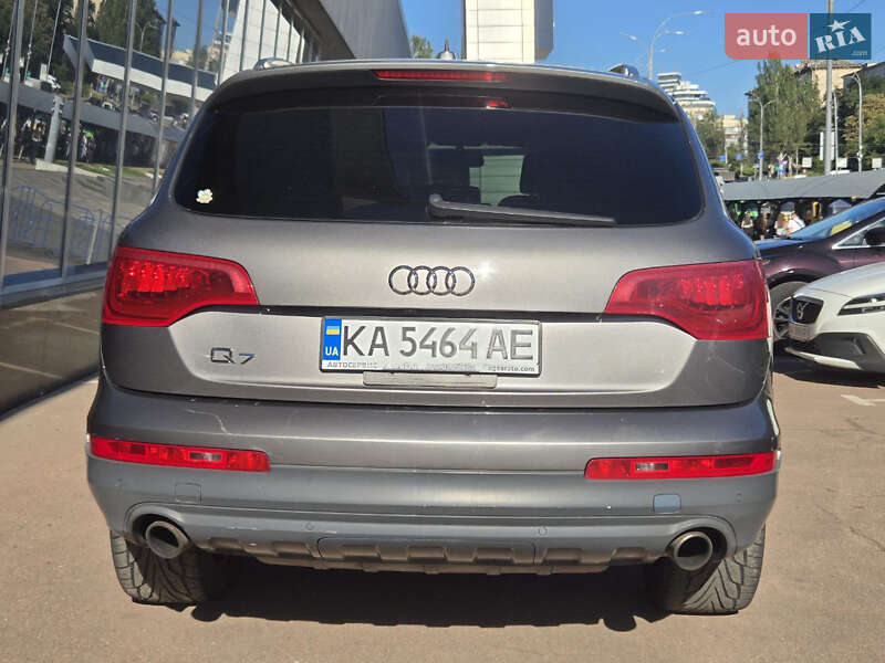 Позашляховик / Кросовер Audi Q7 2012 в Києві