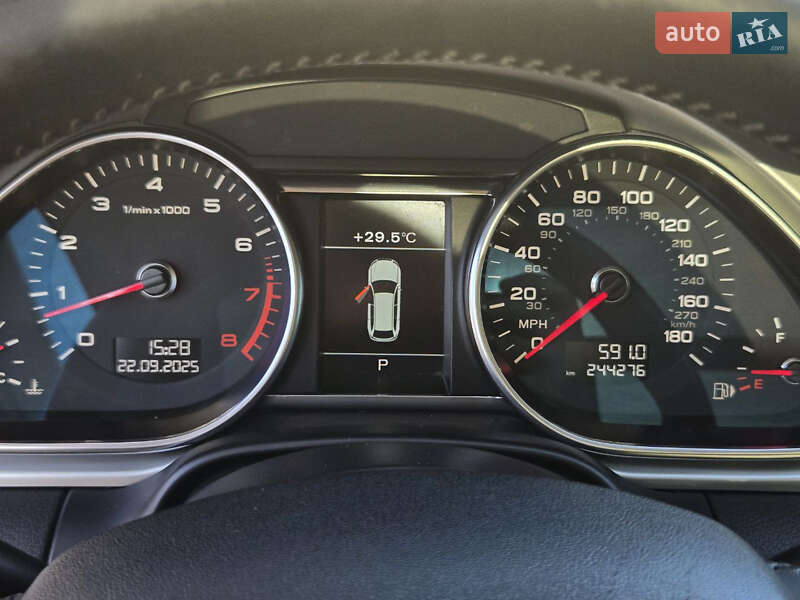 Позашляховик / Кросовер Audi Q7 2012 в Києві