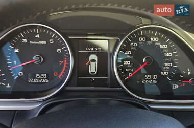 Внедорожник / Кроссовер Audi Q7 2012 в 