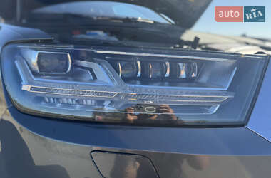 Внедорожник / Кроссовер Audi Q7 2016 в 