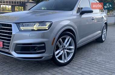 Внедорожник / Кроссовер Audi Q7 2016 в 