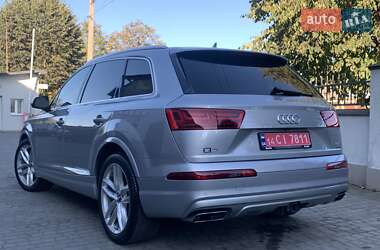 Внедорожник / Кроссовер Audi Q7 2016 в 