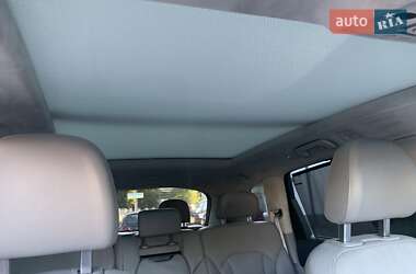 Внедорожник / Кроссовер Audi Q7 2016 в 