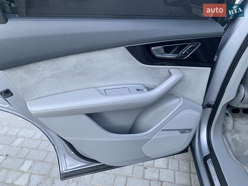 Позашляховик / Кросовер Audi Q7 2016 в Дрогобичі