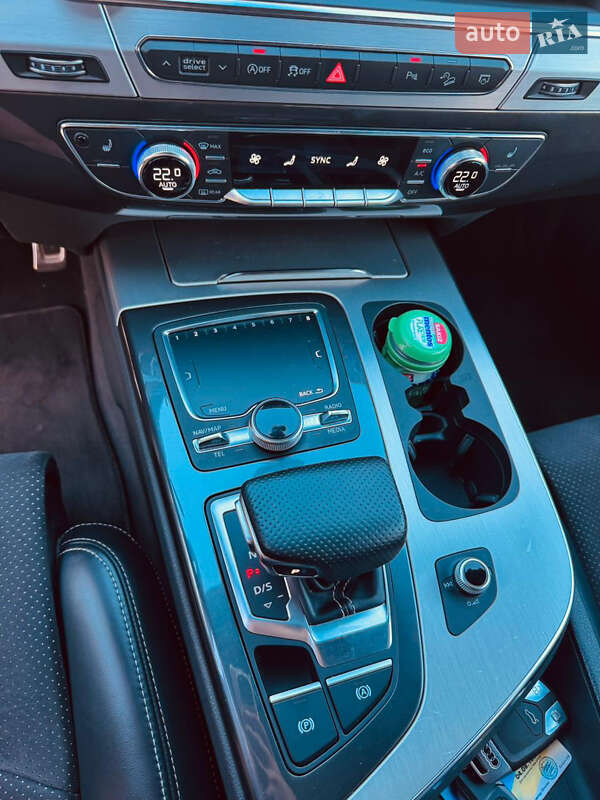 Позашляховик / Кросовер Audi Q7 2018 в Києві