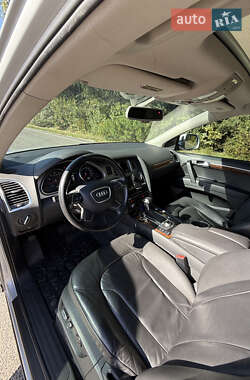Позашляховик / Кросовер Audi Q7 2012 в 