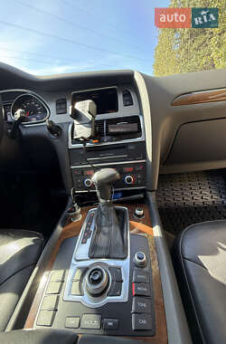 Позашляховик / Кросовер Audi Q7 2012 в 