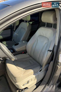 Позашляховик / Кросовер Audi Q7 2010 в 