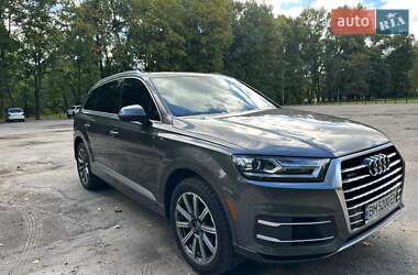Позашляховик / Кросовер Audi Q7 2018 в 