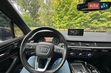 Позашляховик / Кросовер Audi Q7 2018 в 