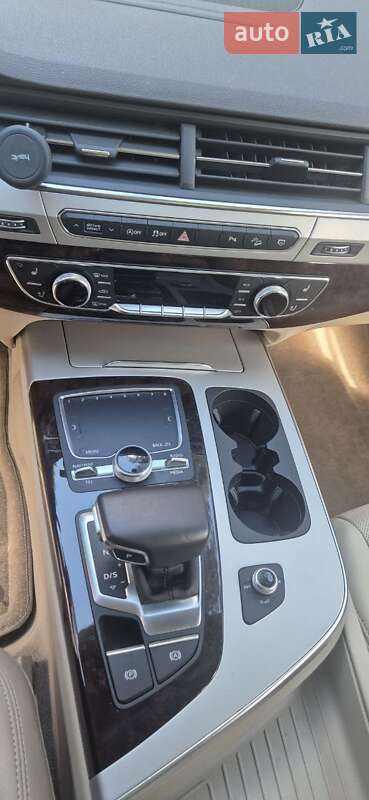 Позашляховик / Кросовер Audi Q7 2019 в Києві