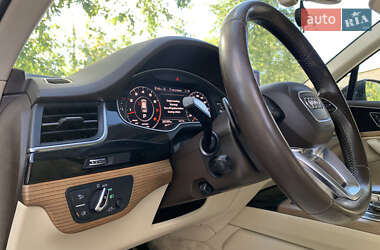 Позашляховик / Кросовер Audi Q7 2016 в 