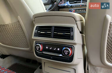 Позашляховик / Кросовер Audi Q7 2016 в 