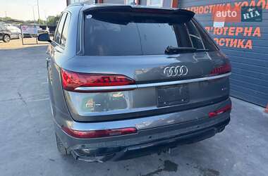 Внедорожник / Кроссовер Audi Q7 2021 в 