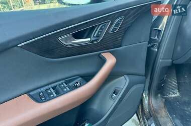 Внедорожник / Кроссовер Audi Q7 2021 в 