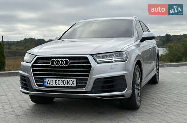 Позашляховик / Кросовер Audi Q7 2017 в 