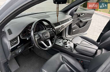 Позашляховик / Кросовер Audi Q7 2017 в 