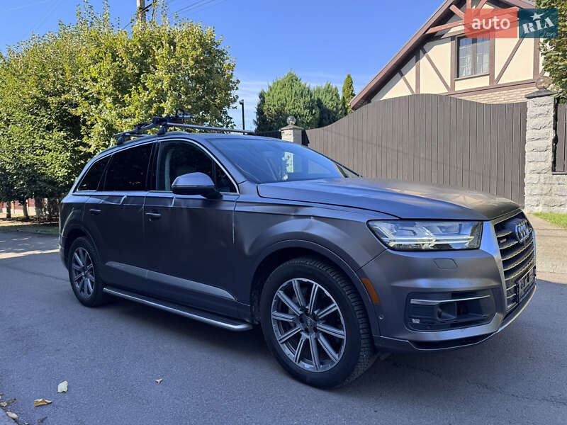 Внедорожник / Кроссовер Audi Q7 2019 в Киеве