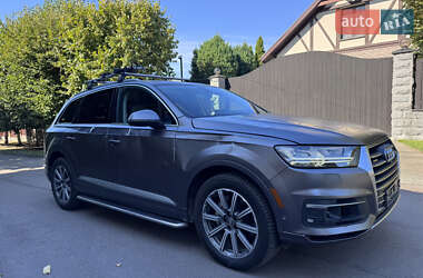 Позашляховик / Кросовер Audi Q7 2019 в 