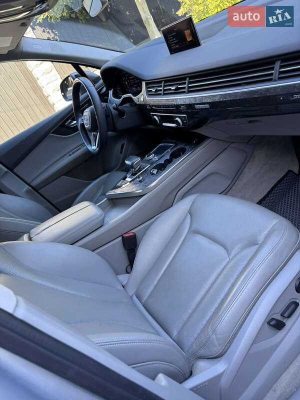 Внедорожник / Кроссовер Audi Q7 2019 в Киеве