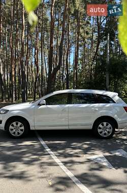 Внедорожник / Кроссовер Audi Q7 2013 в 