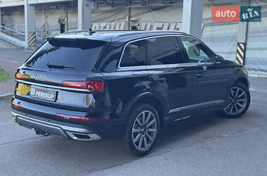 Позашляховик / Кросовер Audi Q7 2019 в 