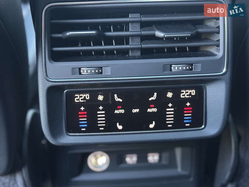 Позашляховик / Кросовер Audi Q7 2019 в Києві