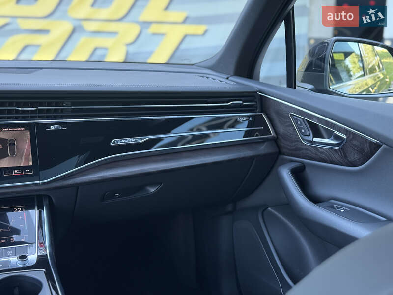 Позашляховик / Кросовер Audi Q7 2019 в Києві