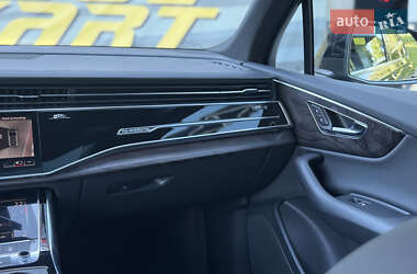 Позашляховик / Кросовер Audi Q7 2019 в 