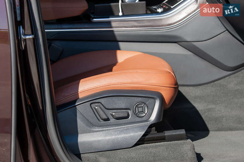 Позашляховик / Кросовер Audi Q7 2021 в Львові
