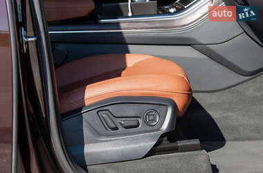 Позашляховик / Кросовер Audi Q7 2021 в 