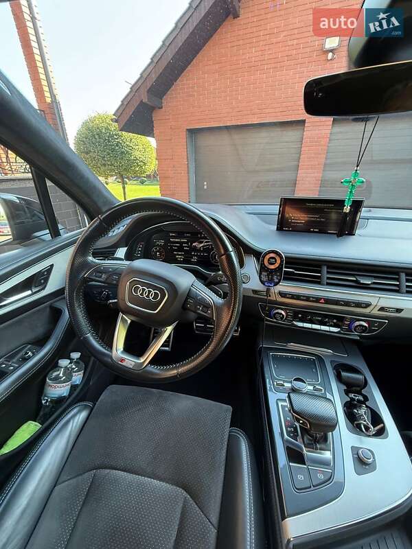 Внедорожник / Кроссовер Audi Q7 2017 в Киеве