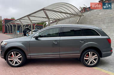 Позашляховик / Кросовер Audi Q7 2015 в 