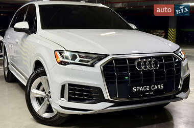 Позашляховик / Кросовер Audi Q7 2019 в 