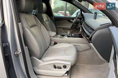 Позашляховик / Кросовер Audi Q7 2017 в 