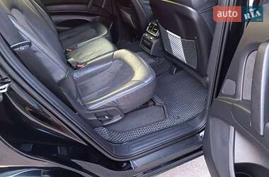 Позашляховик / Кросовер Audi Q7 2013 в 
