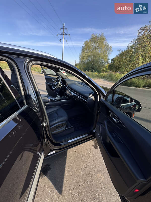 Внедорожник / Кроссовер Audi Q7 2017 в Чернигове