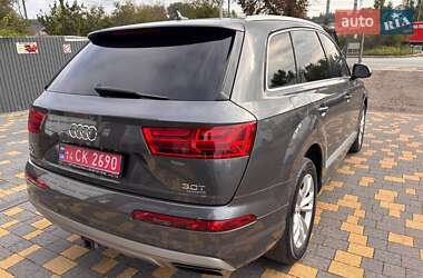 Позашляховик / Кросовер Audi Q7 2018 в 