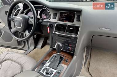 Внедорожник / Кроссовер Audi Q7 2006 в 