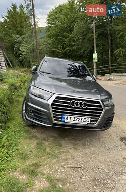Позашляховик / Кросовер Audi Q7 2017 в 