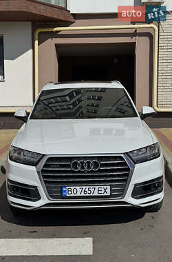 Позашляховик / Кросовер Audi Q7 2017 в 
