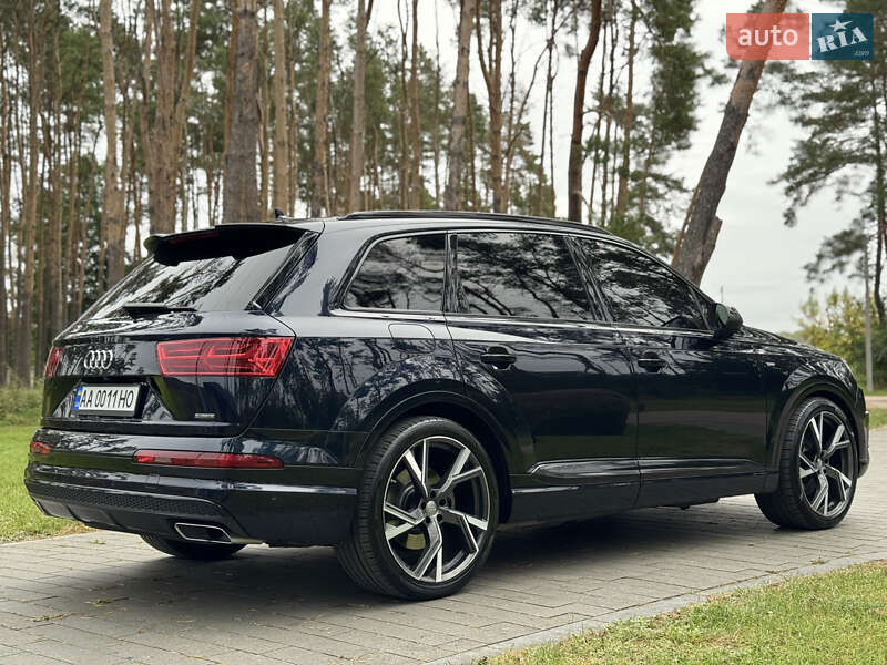 Позашляховик / Кросовер Audi Q7 2017 в Житомирі