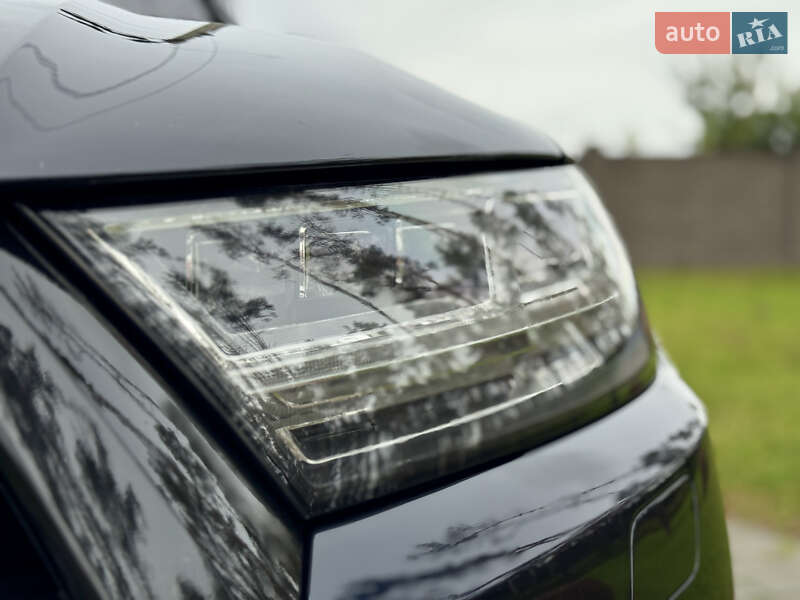 Позашляховик / Кросовер Audi Q7 2017 в Житомирі