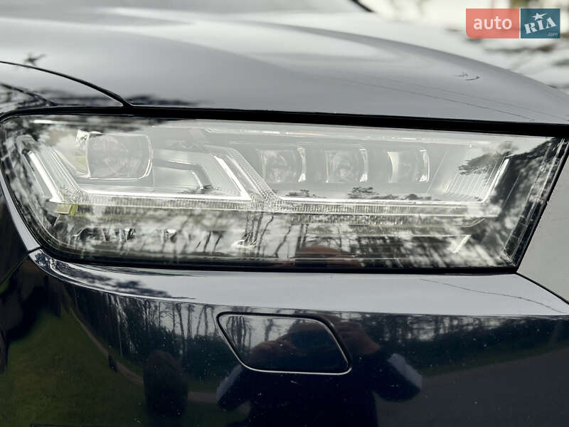 Позашляховик / Кросовер Audi Q7 2017 в Житомирі